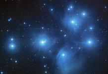 Civilisations extraterrestres : oris - constellation des pléiades Constellation des Pléiades sur l'étoilé