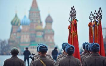 قیمت تعطیلات: چقدر در شهرهای روسیه برای سازماندهی مکان های آتش بازی روز پیروزی در 9 مه هزینه شده است.
